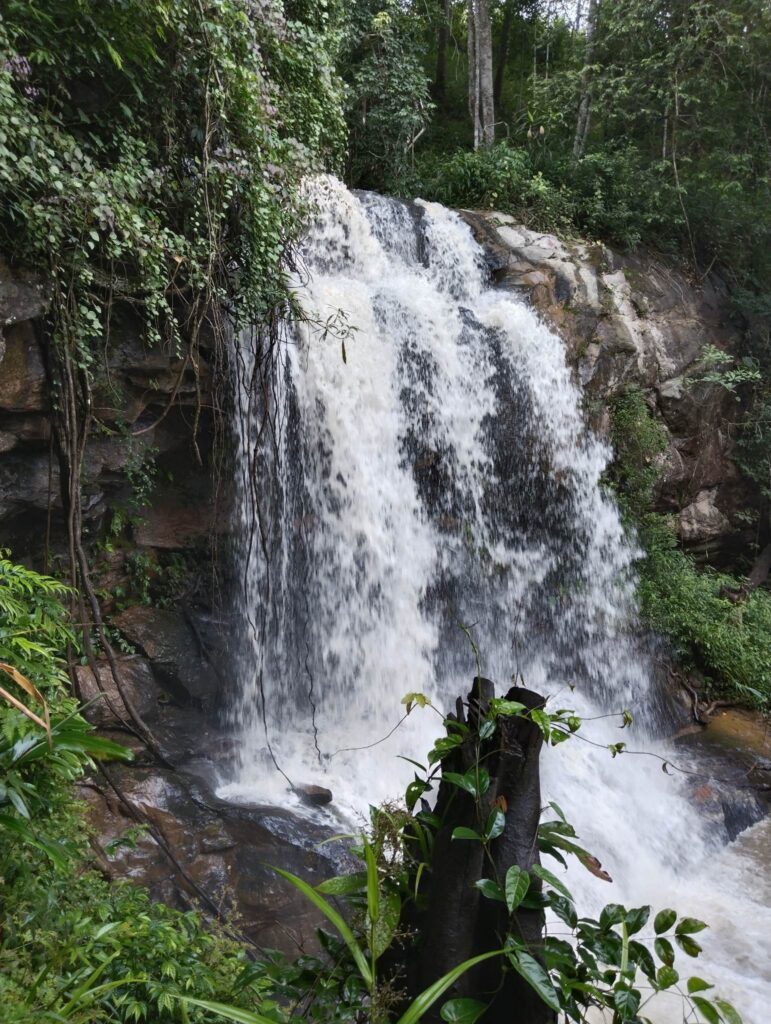 Mae klang waterfall